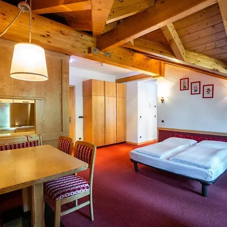Ambiez Residencehotel 3*