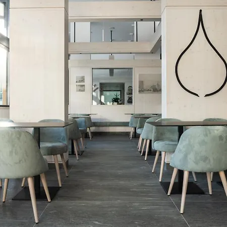 Ambiez Residencehotel Апарт-отель Мадонна-ди-Кампильо